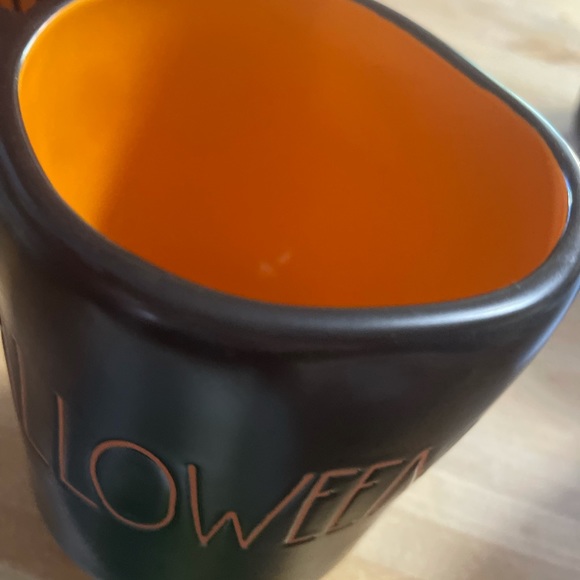 Rae Dunn 2019 Happy Halloween Mug - Picture 4 of 6